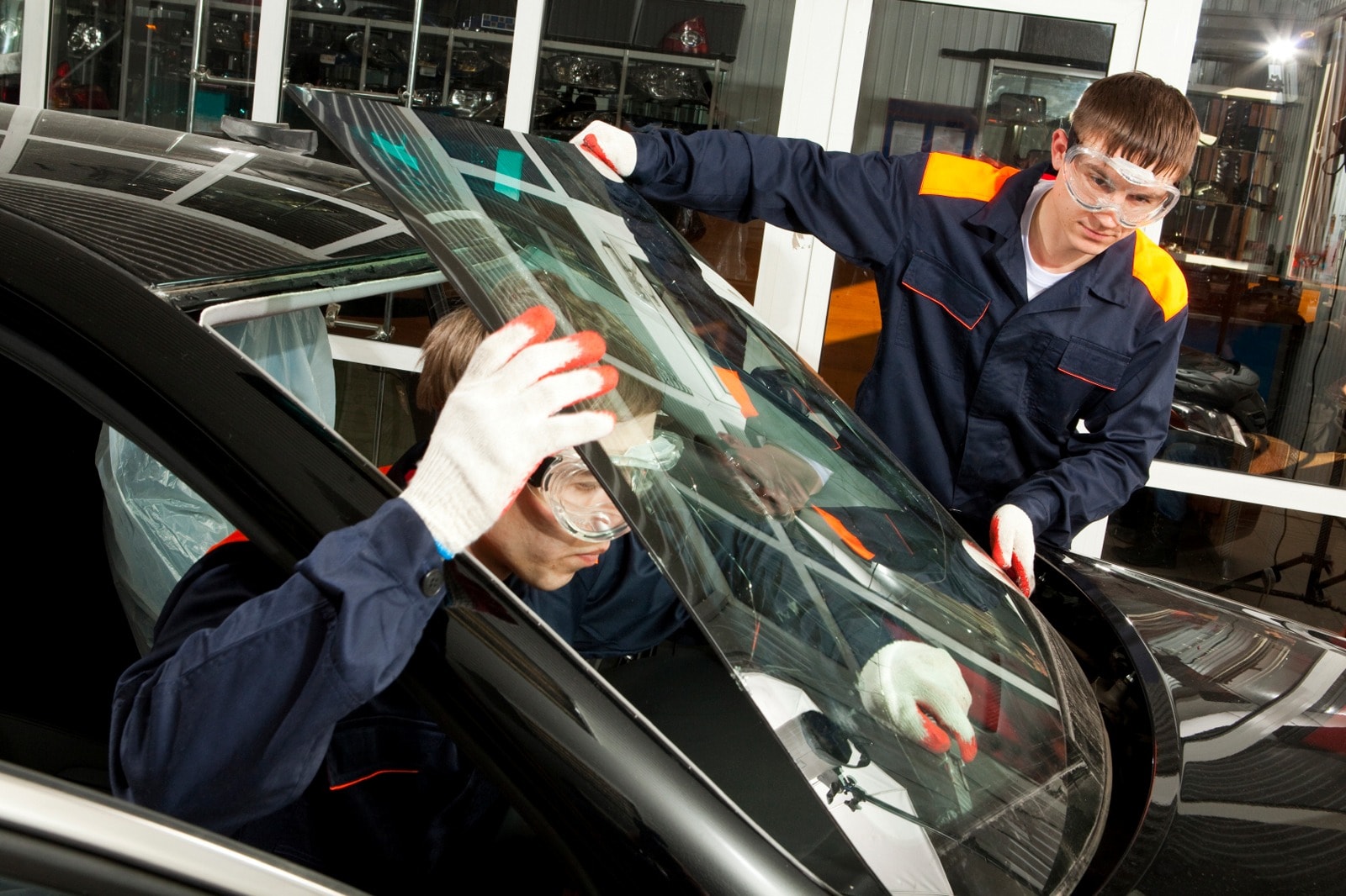 Points to Consider While Hiring a car windscreen specialist