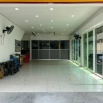 Mobile Windscreen Jalan Bakri, Muar: front service bay